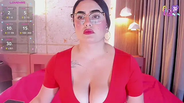 sofiiacarson online show from July 9, 7:40 pm