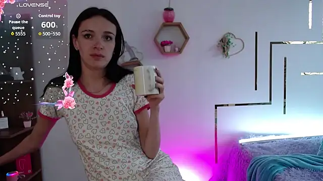 AuroraHans1 online show from April 18, 1:26 pm