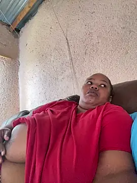 Curvycandy95 online show from April 19, 4:17 pm