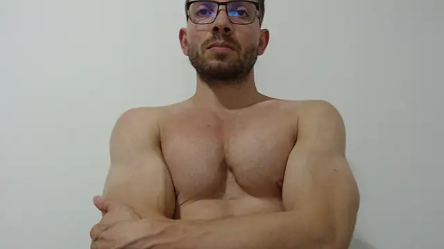 Snapshot of Rocky_Muscle chatting on February 25, 2:32 am Rocky Muscle online show from February 25, 2:32 am