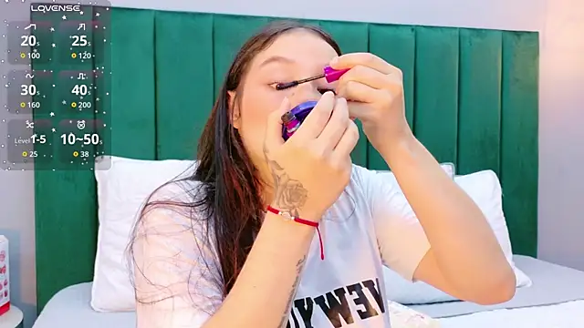 Ashley Evans22 online show from January 8, 9:17 pm