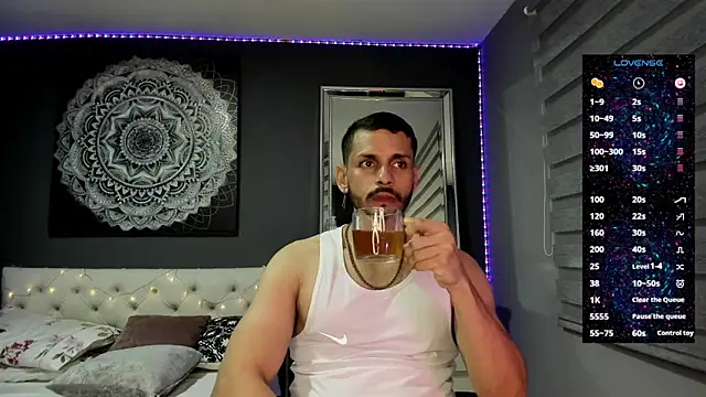 Snapshot of TianZilac chatting on October 22, 11:26 pm TianZilac online show from October 22, 11:26 pm