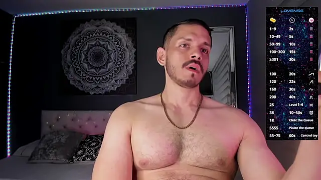 Snapshot of TianZilac chatting on November 13, 10:30 pm TianZilac online show from November 13, 10:30 pm