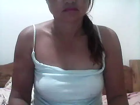 nathalie0045 online show from April 11, 9:30 pm