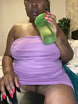 Snapshot of fatpussydallx chatting on June 15, 4:47 am fatpussydallx online show from June 15, 4:47 am