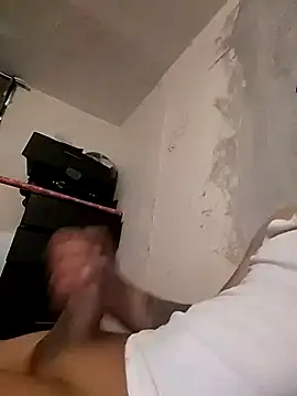 Snapshot of Arce92 chatting on December 19, 9:22 pm Arce92 online show from December 19, 9:22 pm