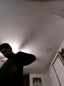 Snapshot of Arce92 chatting on March 12, 6:41 am Arce92 online show from March 12, 6:41 am