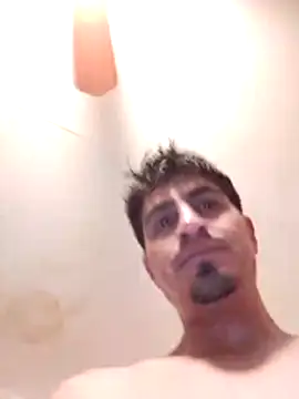 Snapshot of Arce92 chatting on July 9, 5:33 am Arce92 online show from July 9, 5:33 am