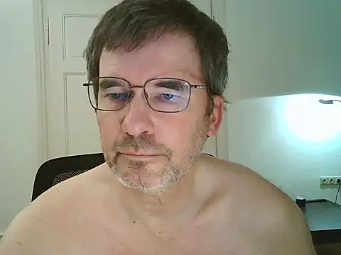 Snapshot of stallionrider88 chatting on February 9, 8:35 pm stallionrider88 online show from February 9, 8:35 pm