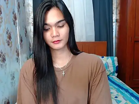 lady in moon online show from October 23, 4:28 pm