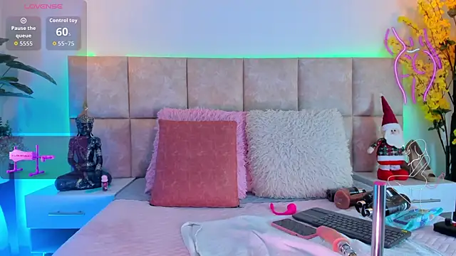 GabbieMonson online show from December 18, 1:39 pm