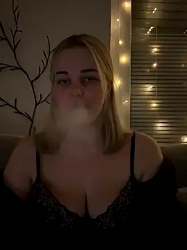 Snapshot of ItsLxsa chatting on November 29, 11:30 pm ItsLxsa online show from November 29, 11:30 pm