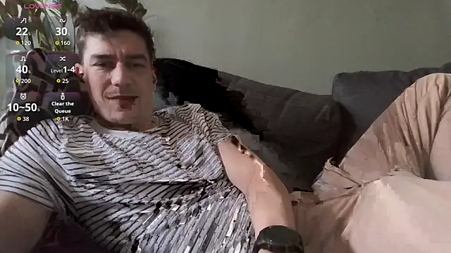 Snapshot of Ador_mask chatting on April 4, 7:00 pm Ador mask online show from April 4, 7:00 pm