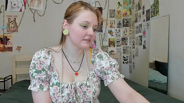 WonderConnie1 online show from June 30, 9:32 am