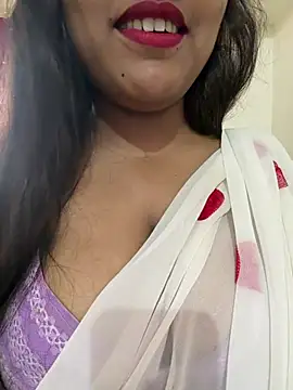 Snapshot of Shneeha_le chatting on July 10, 9:01 am Shneeha le online show from July 10, 9:01 am