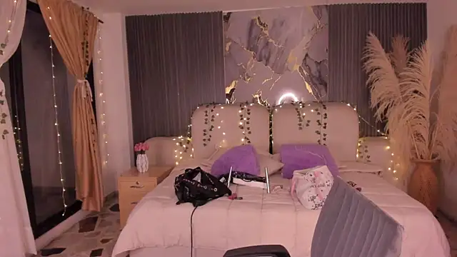 SarahCastro1  online show from March 27, 6:08 am