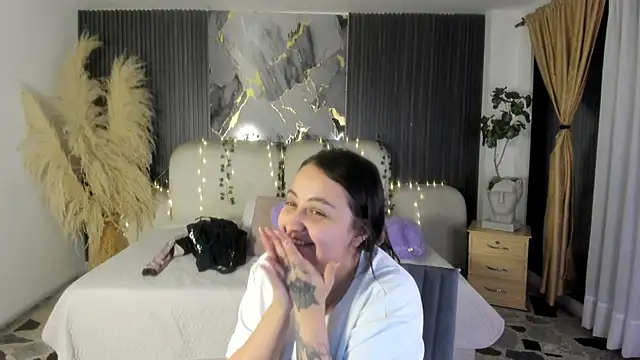 SarahCastro1  online show from April 18, 3:54 am