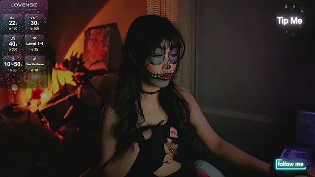 Kami Lee XO online show from October 31, 7:37 pm