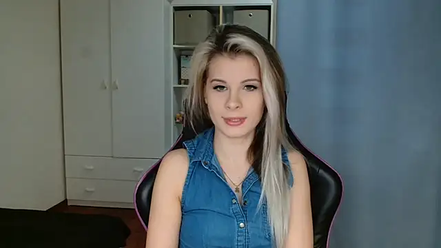 KristineGlow online show from March 19, 7:23 am