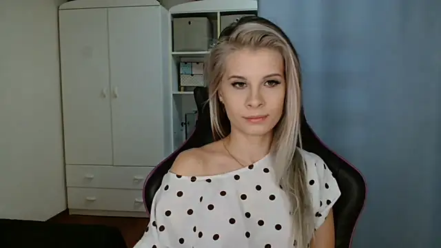 KristineGlow online show from March 27, 8:26 am