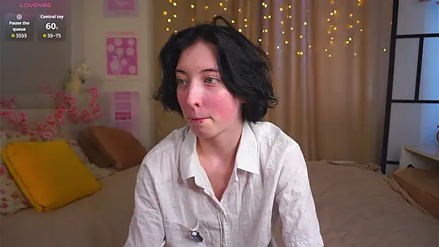 JuanaFriesz online show from March 7, 9:28 am