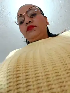 Snapshot of agatha_sluttylatina chatting on February 19, 8:54 am agatha sluttylatina online show from February 19, 8:54 am