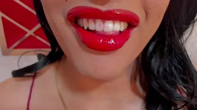 sweet Elizabeth online show from May 27, 1:19 pm