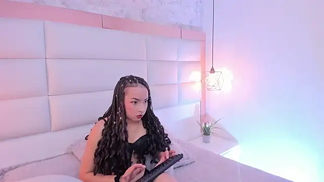 Lucia jane online show from February 7, 9:18 pm