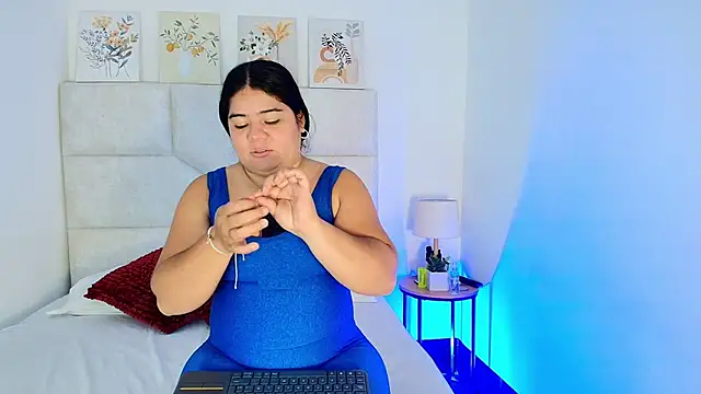 elizawiliamst online show from May 20, 2:56 pm