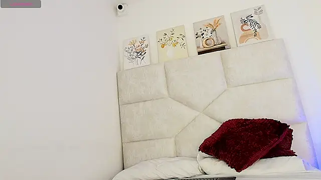 elizawiliamst online show from May 30, 12:35 pm