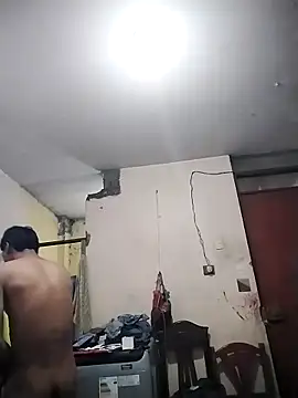 Snapshot of Bebicho14 chatting on February 13, 1:29 pm Bebicho14 online show from February 13, 1:29 pm