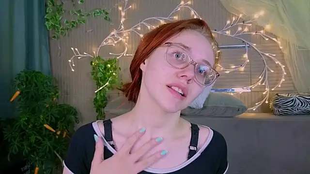 PollyVinice online show from May 12, 2:58 pm