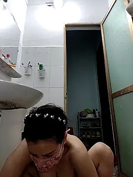 simsim-00 online show from April 14, 8:15 pm