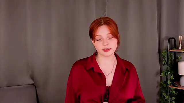 AnnieKim  online show from April 13, 3:06 pm