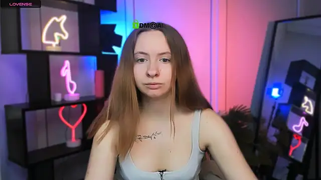 mila glow1 online show from December 3, 12:25 pm