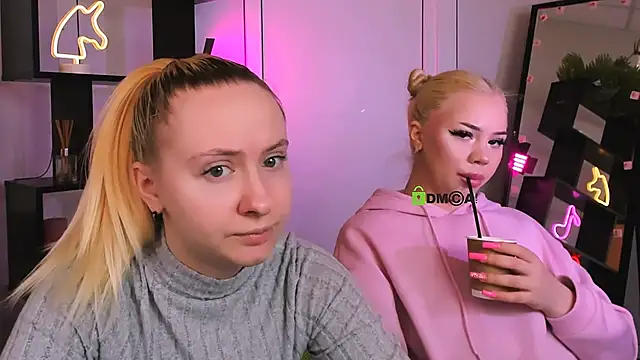 mila glow1 online show from March 3, 12:44 pm