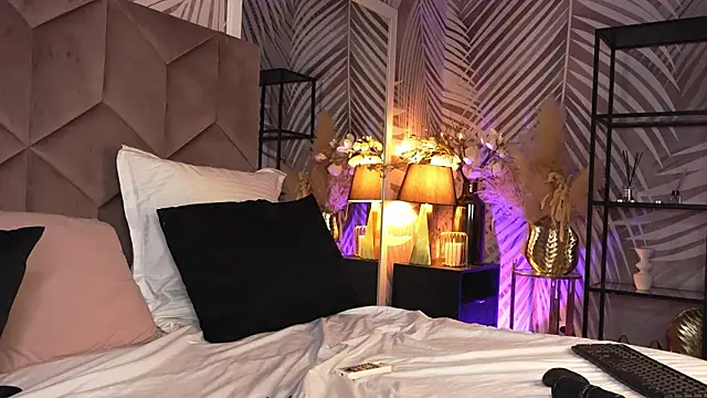 EvaRhea online show from March 19, 4:16 am