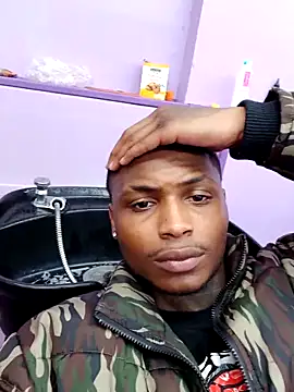 Snapshot of Dropdingo chatting on February 26, 7:24 pm Dropdingo online show from February 26, 7:24 pm