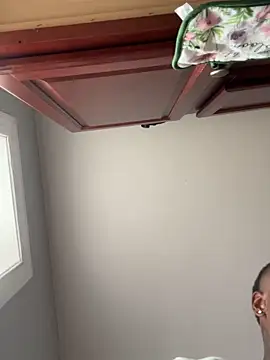 Snapshot of Dropdingo chatting on April 5, 4:48 pm Dropdingo online show from April 5, 4:48 pm