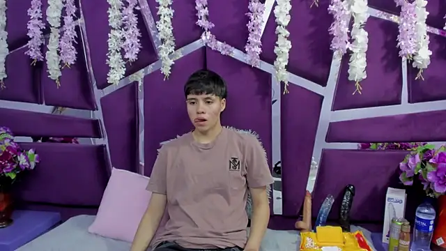 Bruno Cruzz online show from February 15, 2:30 am