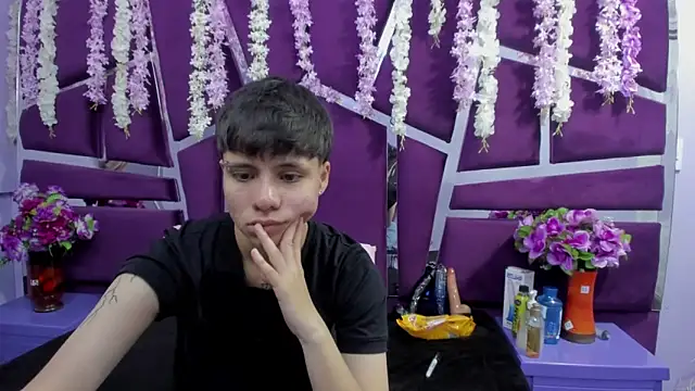 Bruno Cruzz online show from February 17, 2:30 am