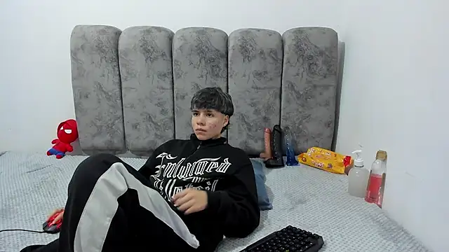 Bruno Cruzz online show from April 23, 2:13 am