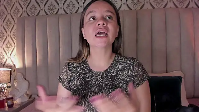 Sky Junne online show from March 24, 5:07 pm