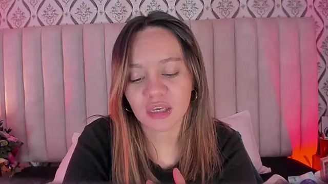 Sky Junne online show from April 6, 6:20 pm