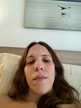 Snapshot of lauflor chatting on March 3, 1:06 pm lauflor online show from March 3, 1:06 pm