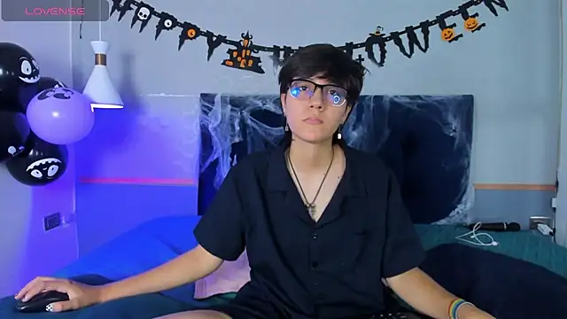 Tsuki Maru online show from October 11, 8:07 pm