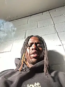 Snapshot of Wuu2now chatting on October 31, 5:08 am Wuu2now online show from October 31, 5:08 am