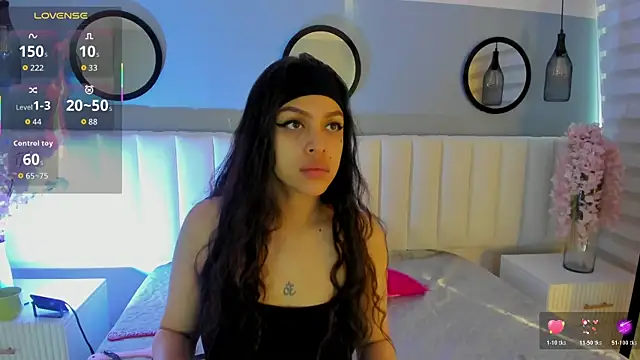 Mila Hank  online show from December 18, 12:22 pm