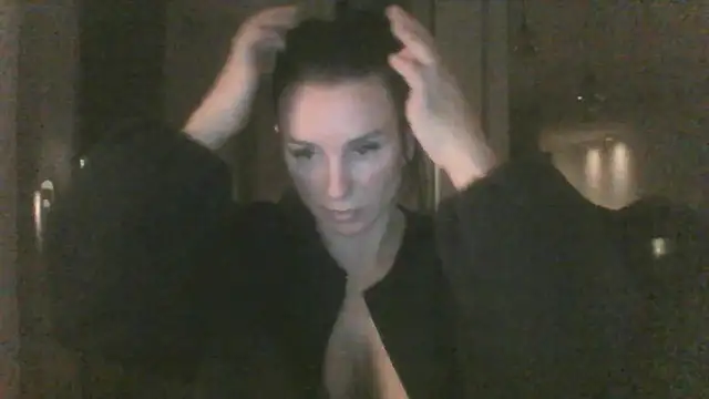 Justnani001 online show from November 3, 11:37 pm