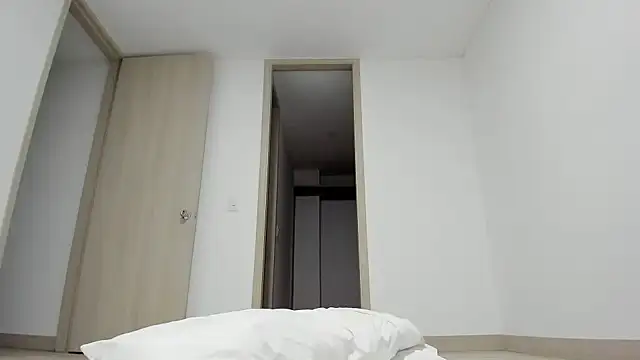 Meganbelford1 online show from September 14, 4:00 am